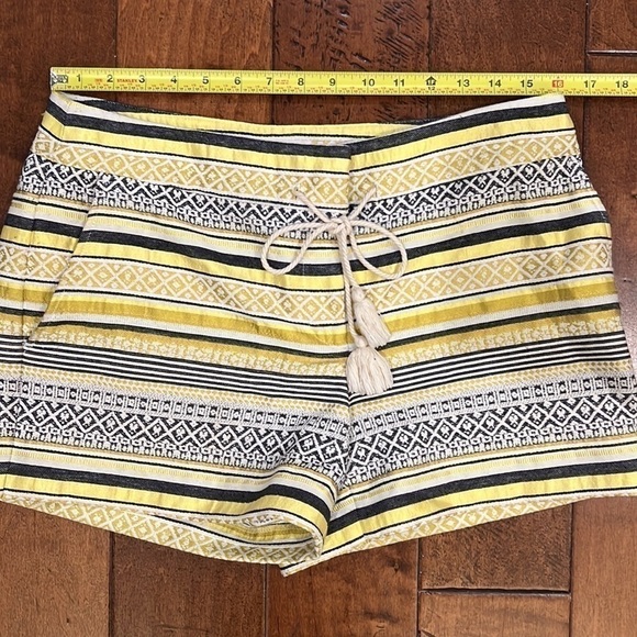 Ann Taylor LOFT Ravenna yellow woven shorts 6 - Picture 6 of 6